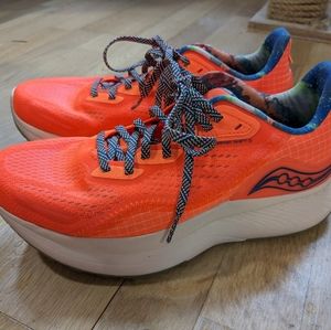 Saucony Endorphin Shift 2
